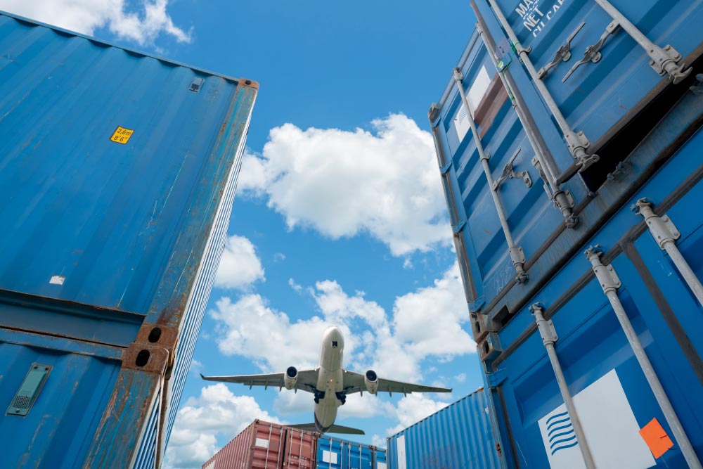 Benefits of triangular operations in international logistics