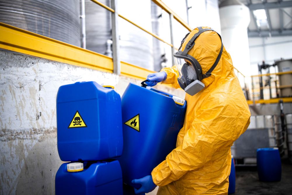 Real-time tracking systems for transporting chemicals